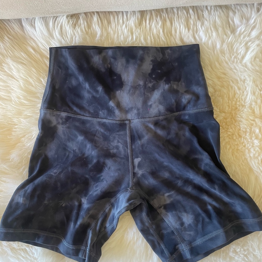 Lululemon indigo Diamond Dye Biker Shorts